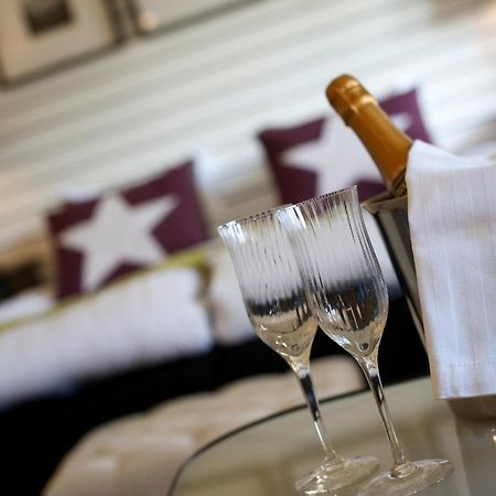 Hotell Tinget Sala Kültér fotó