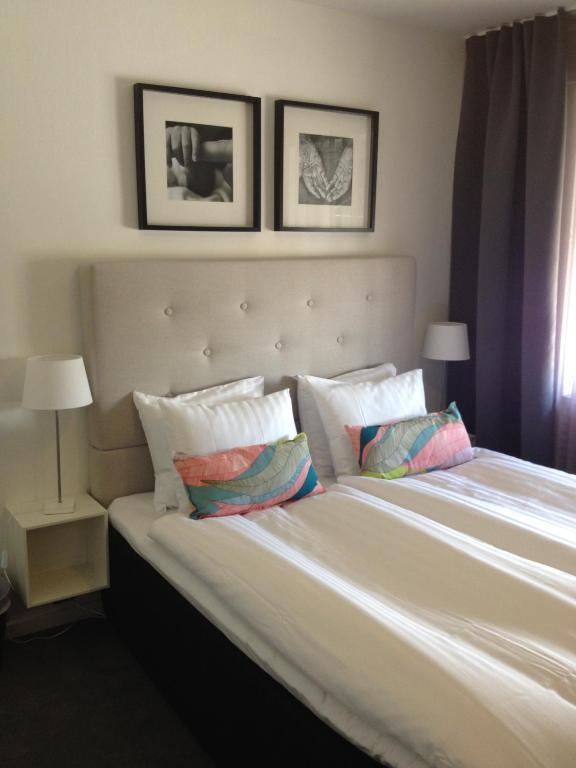 Hotell Tinget Sala Szoba fotó