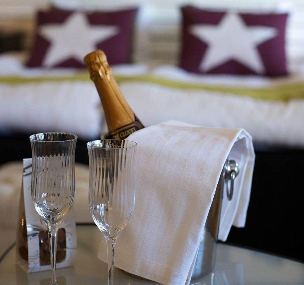 Hotell Tinget Sala Kültér fotó
